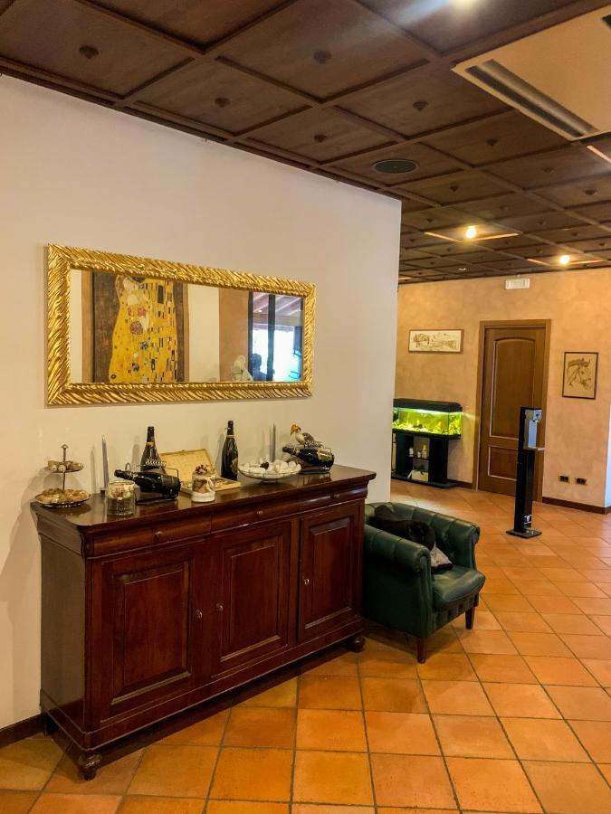 Hotel La Locanda Della Franciacorta Corte Franca Luaran gambar