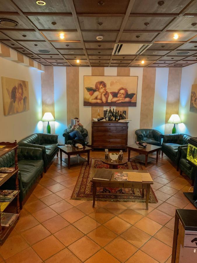 Hotel La Locanda Della Franciacorta Corte Franca Luaran gambar