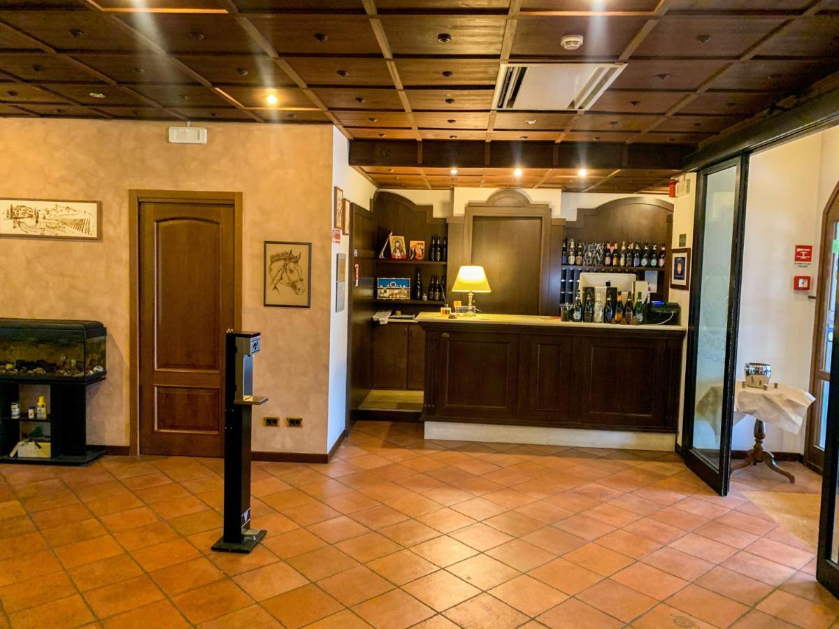 Hotel La Locanda Della Franciacorta Corte Franca Luaran gambar