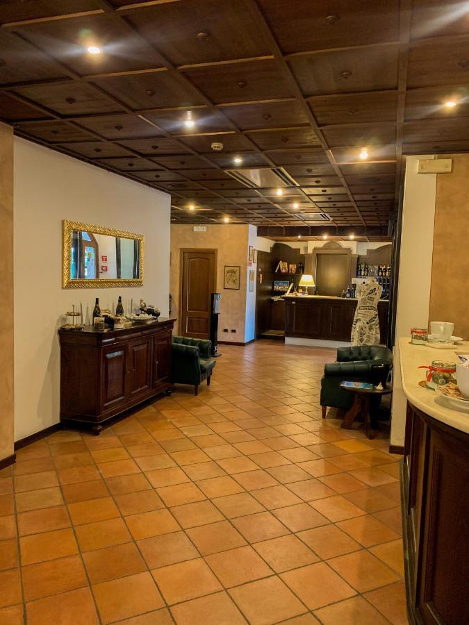 Hotel La Locanda Della Franciacorta Corte Franca Luaran gambar