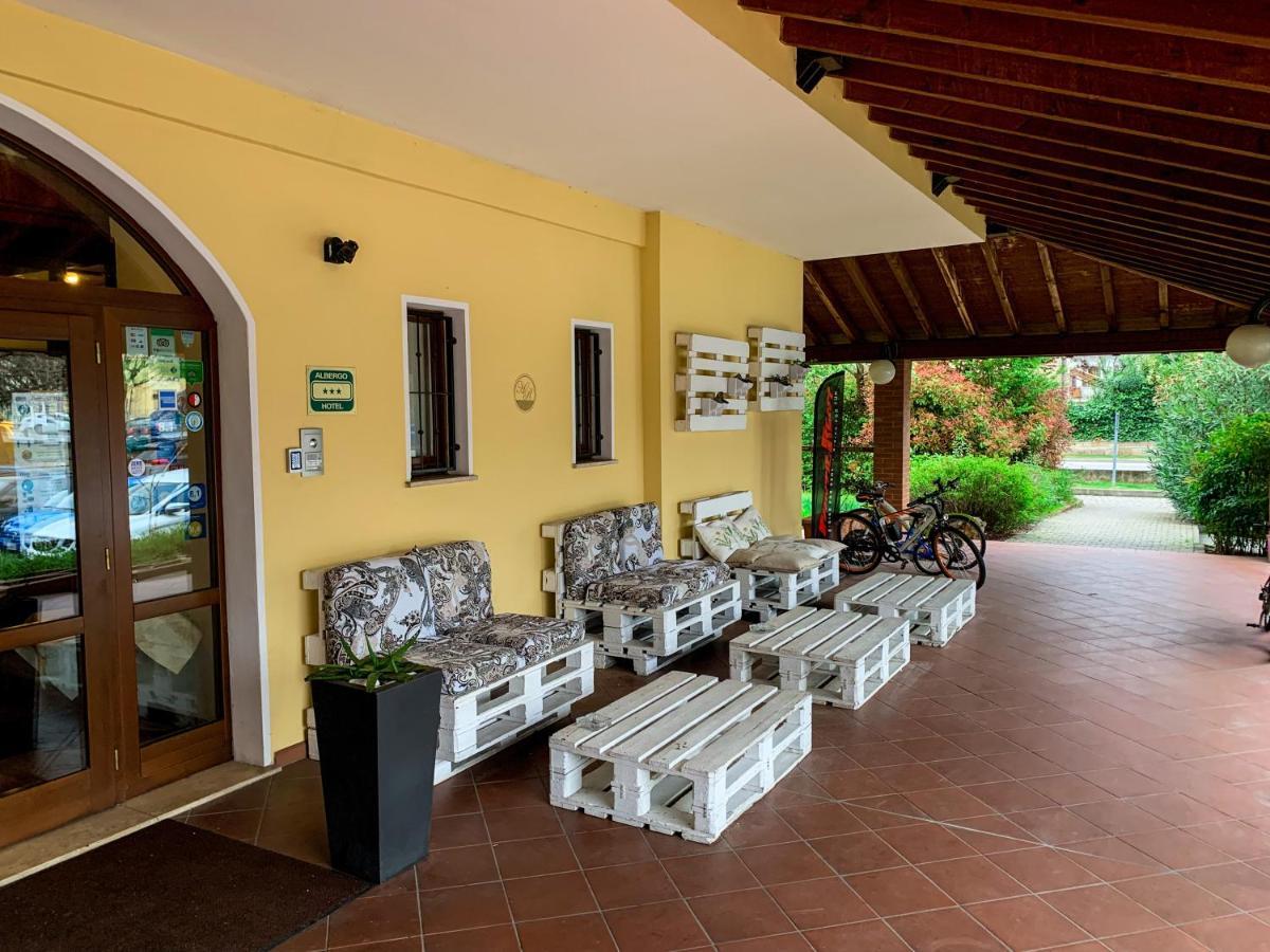 Hotel La Locanda Della Franciacorta Corte Franca Luaran gambar
