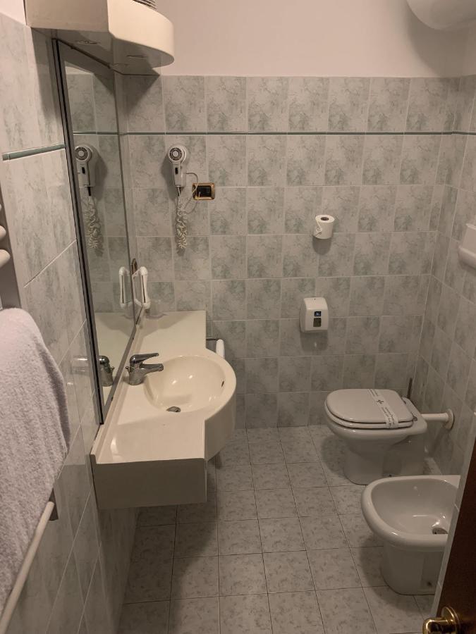 Hotel La Locanda Della Franciacorta Corte Franca Luaran gambar