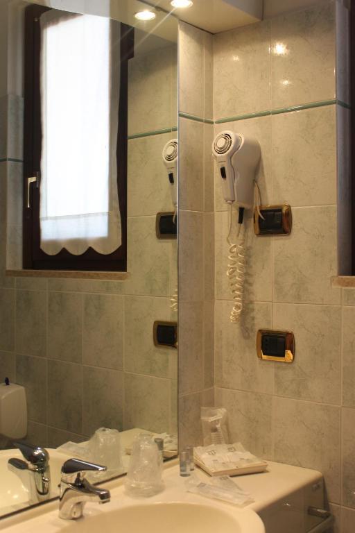Hotel La Locanda Della Franciacorta Corte Franca Luaran gambar